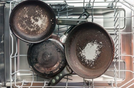 Can You Put Pans In The Dishwasher 6