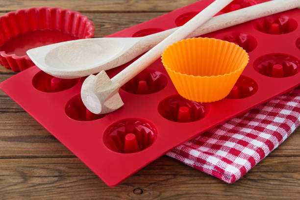 How To Bake With Silicone Pans 7