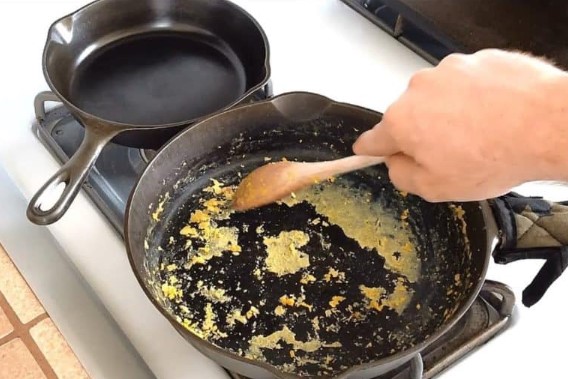 Why Is My Cast Iron Pan Sticky After Seasoning 2